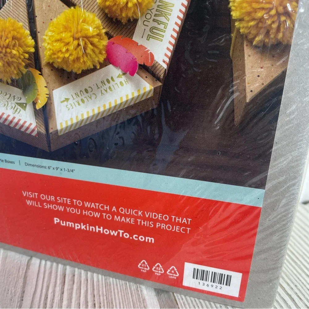 Paper Pumpkin 8 Pie To Go Containers Boxes Cardboard PomPoms Kit New NIP
